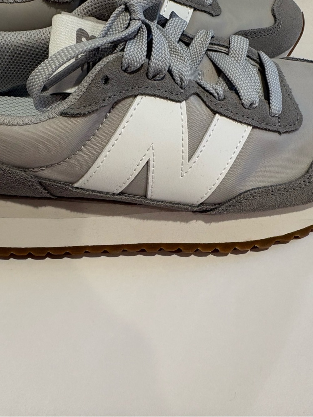 New Balance 237 women’s 7 grey white gum sole retro running y2k dad shoe - Picture 4 of 6